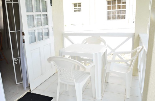 Douglas Apartment | Lovely 2 Bedroom Apartment for Rent - Free Wi-Fi - Near to Beach