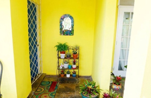 Hastings Apartment | Lovely apartment, 2 bedrooms with a/c, patio, garden, 10 mins to Hastings beach