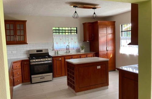 Deanes Apartment | Lovely apt rental in Barbados mins to beaches & amenities, Tranquil comfortable retreat in Barbados