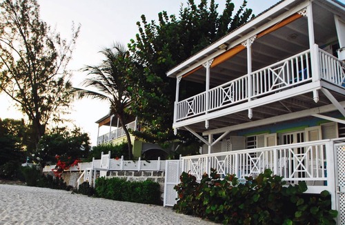 Saint Matthias Apartment | Lower Swanage - 1 bedroom on the Beach.