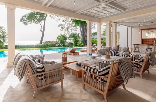 Halcyon Heights Villa | Luxury 5BR Beachfront Villa w/Pool, Chef’s Kitchen & Ocean Views – Holetown