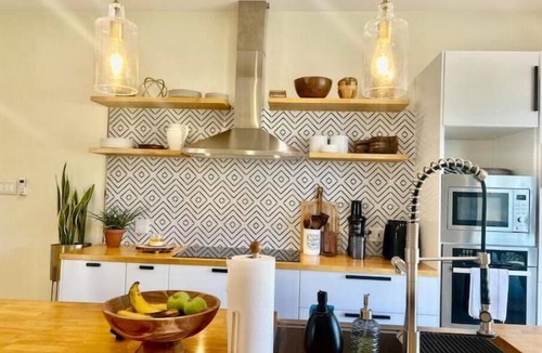 Deanes House | New! St. Silas Garden Villa - 8 minutes away from pristine beaches