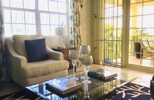 Halcyon Heights Apartment | Penthouse Apartment with Shared Small Pool