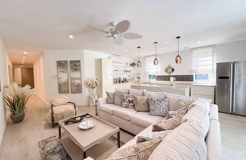 Speightstown Apartment | Please Inquire Before Booking – Luxury Villa