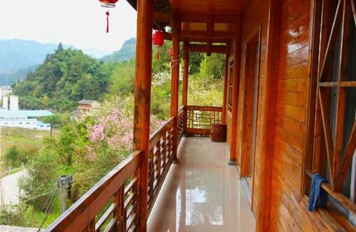 Wulingyuan House | Red Apple Inn