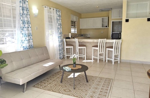 Silver Sands Apartment | Relaxing South Coast escape near Oistins & KiteSurfing