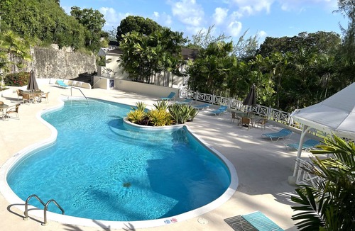 Rendezvous Apartment | Rockley Orange Hill - by ZenBreak