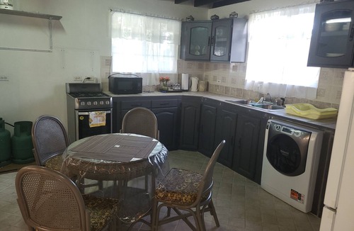 Christie House | SALE - Affordable 2 bed apt 5mins from Holetown beaches car included.