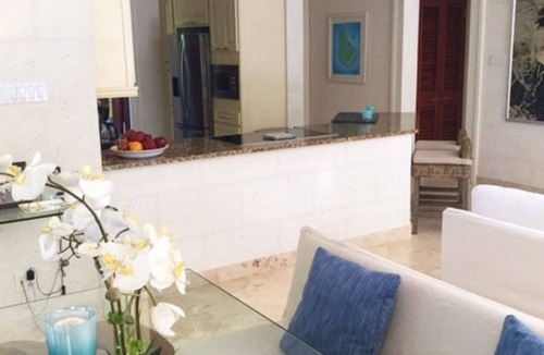 Gibbs Bay Villa | Secluded 3 Bedroom Villa, Sleeps 6, Close to Gibbs Beach, includes housekeeper