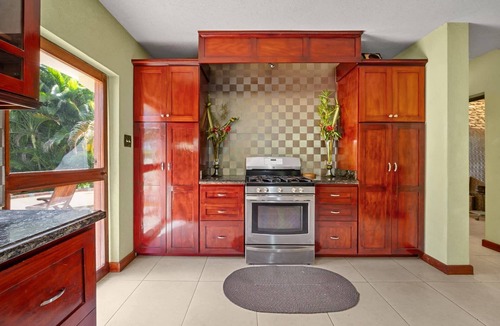 Maynards House | Serenity Villa - 3bd by ZenBreak