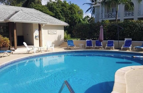 Sandy Lane Apartment | Shades Apt 1 – Spacious Two-Bedroom Garden Apartment Near the Pool