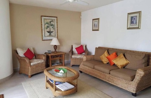 Sandy Lane Apartment | Shades Apt 1 – Spacious Two-Bedroom Garden Apartment Near the Pool