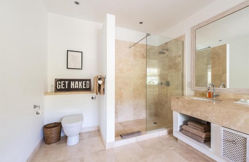 Little Battaleys Villa | Shimmers, stunning, stylish West Coast Villa