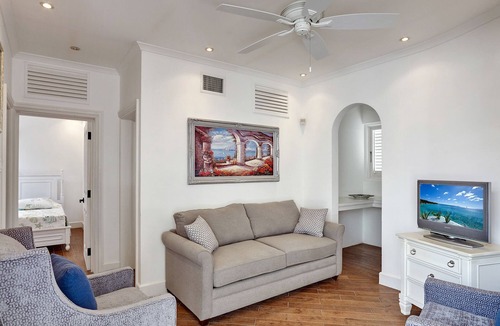 Prospect Villa | Six Bedroom villa positioned right on the cliff front facing the Ocean