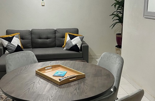 Below Rock Apartment | South Coast Vibes – Charming 2 Bedroom, 1 Bathroom Self-Contained Apartment