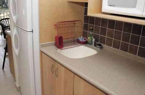 Rendezvous Apartment | Studio Apartment Overlooking first fairway