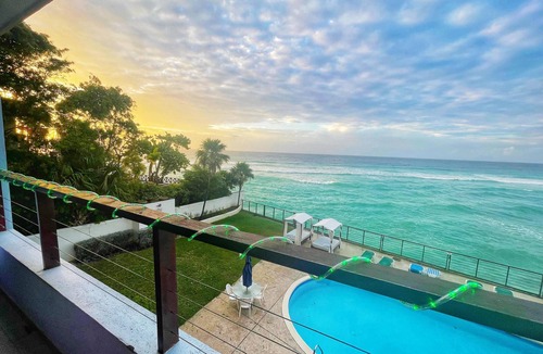 Dover Condo | Stunning Oceanfront with Beach and Priceless View