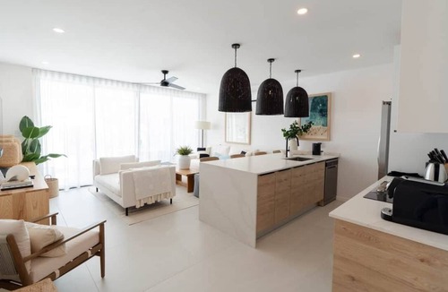 Lower Carlton House | Stylish West Coast 3BR Townhouse Near Beach with Pool