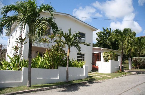 Rendezvous Apartment | Thomasville- Ideally near the beaches/entertainment, transportation, Free Wi-fi.