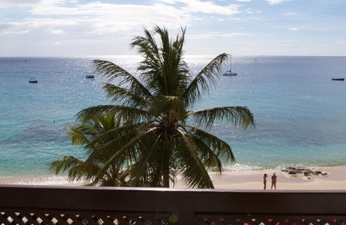 Sunset Crest Apartment | Tropical Sunset Beach Apartment Hotel