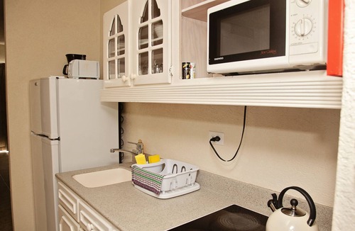 Sunset Crest Apartment | Tropical Sunset Beach Apartment Hotel
