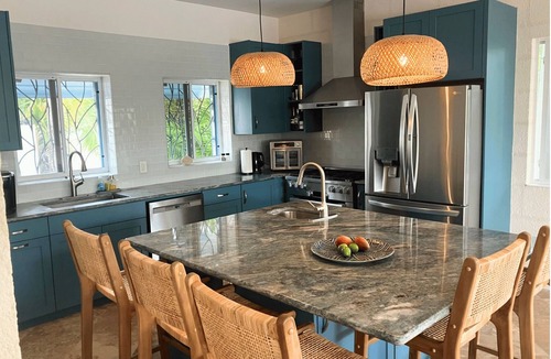 Bayville Villa | Villa By The Bay Luxury 3 bedroom all ensuite, private pool, pickleball court