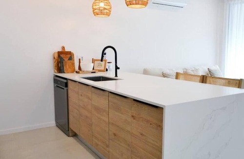 Lower Carlton Beach Villa | Walk to Beach New Elegant 3BR with Pool