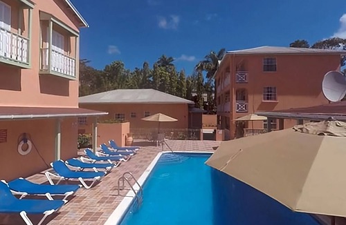 Worthing Apartment | Your Perfect Barbados Base Near Beaches & Nightlife l Outdoor Pool