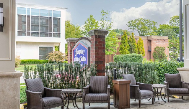 2 Connecting Suites at a Hotel in Nashville