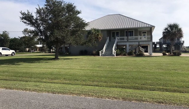 200 feet on the water with boat house! in Hackberry