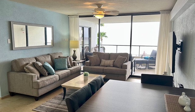 3 Bedroom 2 bath Waterfront Condo - Walk out to pool.