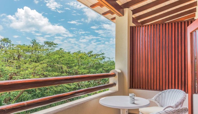 3 Garden View Suites! Close to Heywood Beach and Orange Hill Playing Fields!