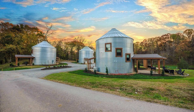 3 Silos, Sleeps 12 - Chattanooga - Hot Tubs in Chattanooga
