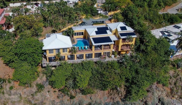 5 Bedroom Waterfront Villa Tryst in Northside