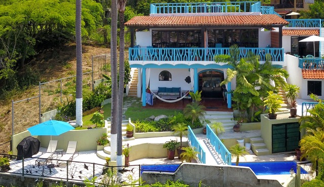 Amazing views, 5 minutes from downtown or the beach, quiet area of town in Sayulita