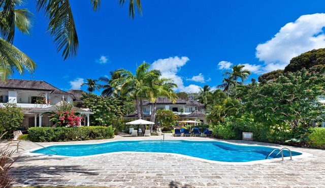 Beach Villa Located On A Small Beachfront Development - Cook Included