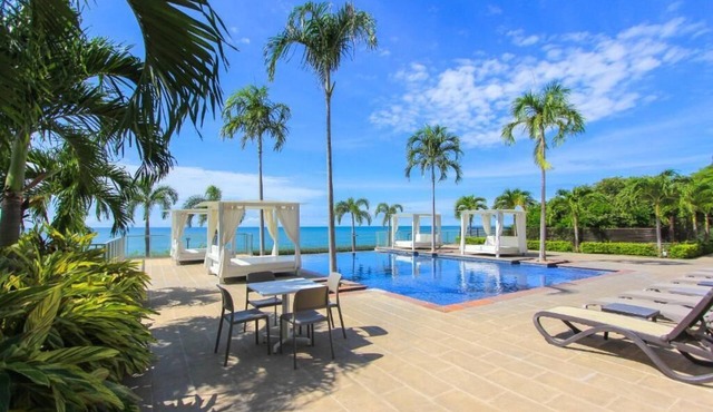 Beautiful ocean front apartment with cross breeze in San Carlos