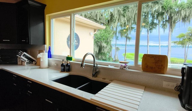 Blue Heron Lakehouse Private Dock Kayaks/Paddleboards Family/Pet Friendly in Hernando