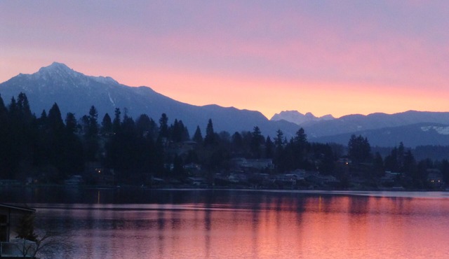 Breathtaking Lake & Mountain views! Enjoy access to a total of 1730 Sq. feet! in Lake Stevens
