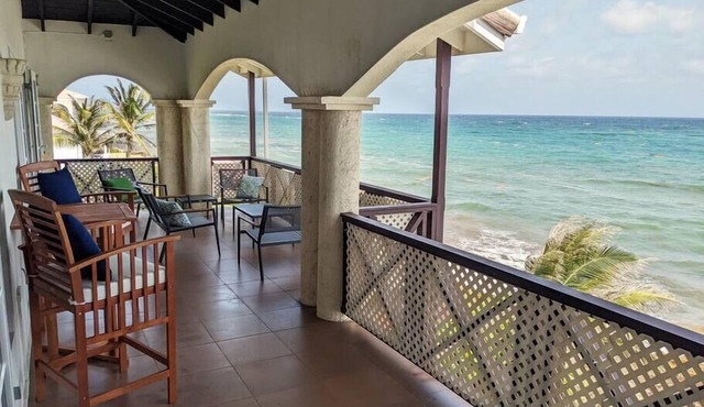 Breezy Ocean Front Condo Close to The Best Beaches