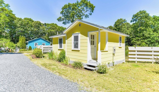 Bright Cottage Close to Bayside Beaches! in Eastham