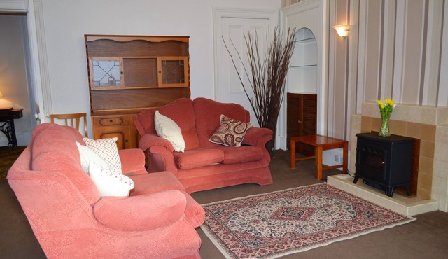 Budget apartment accommodation in Dunoon Sleeps 5 in 2 bedrooms in Dunoon