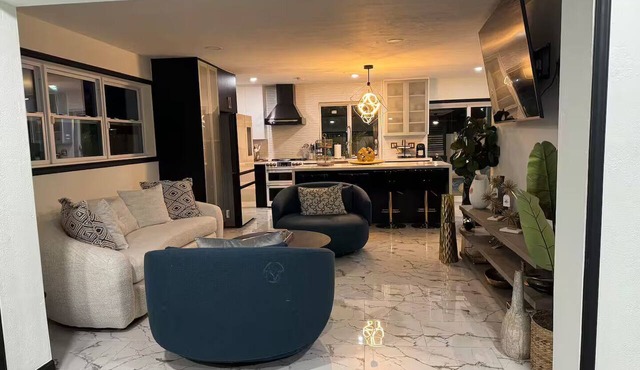 Cafe Estate in Hollywood