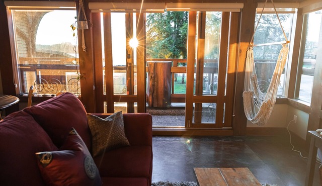 Central ukee ocean view condo in Ucluelet