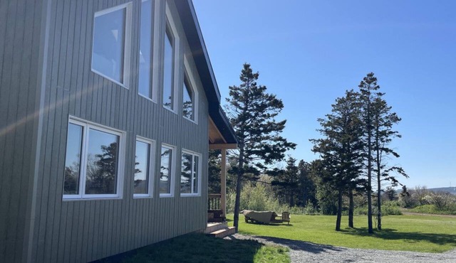 Chalet Gedouque, a tranquille retreat located on the Cabot Trail with waterfront views in Chéticamp