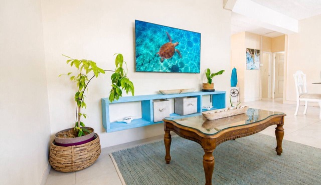 Charming 2-bedroom Apartment with AC at gorgeous Crane Beach