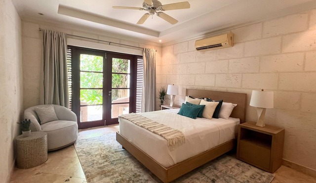 Charming 3-bedroom villa with WiFi and AC in beautiful Claridges