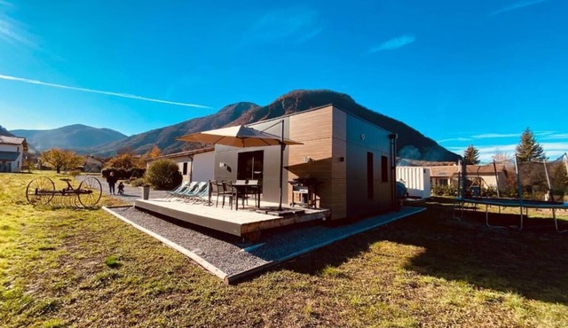 Charming accommodation between Lake and Mountains in Rochebrune