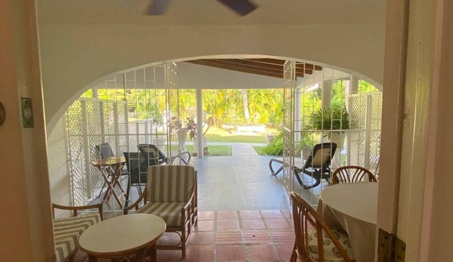 Charming Condo Sunset Palms #61 Holetown Beach pool access WiFi in Holetown