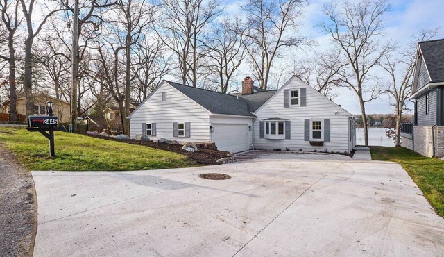 Chic Maceday Lake All Sports Lakefront Retreat in Waterford